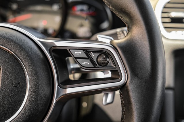 Porsche 718 Cayman Vehicle Main Gallery Image 15