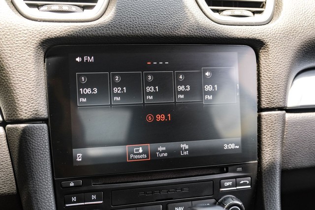 Porsche 718 Cayman Vehicle Main Gallery Image 23