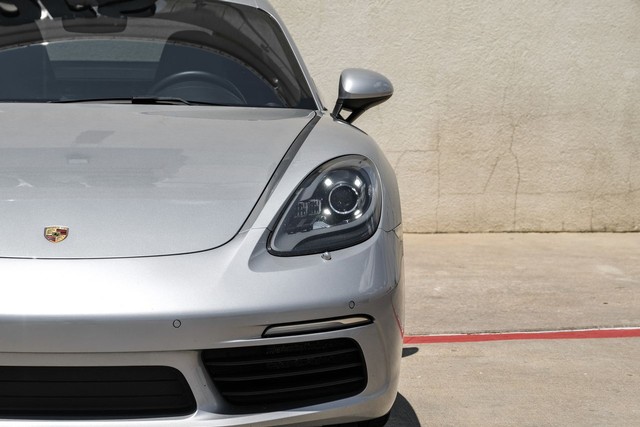 Porsche 718 Cayman Vehicle Main Gallery Image 34