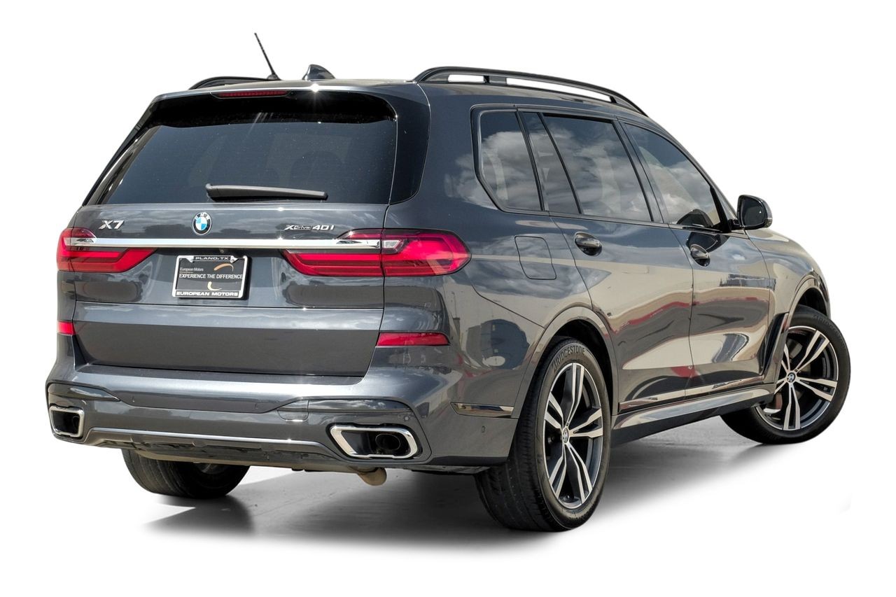 BMW X7 Vehicle Main Gallery Image 09