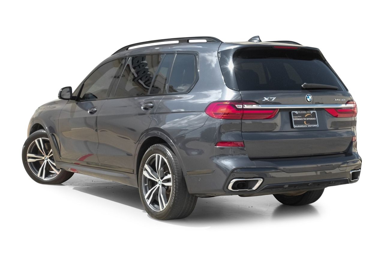 BMW X7 Vehicle Main Gallery Image 11