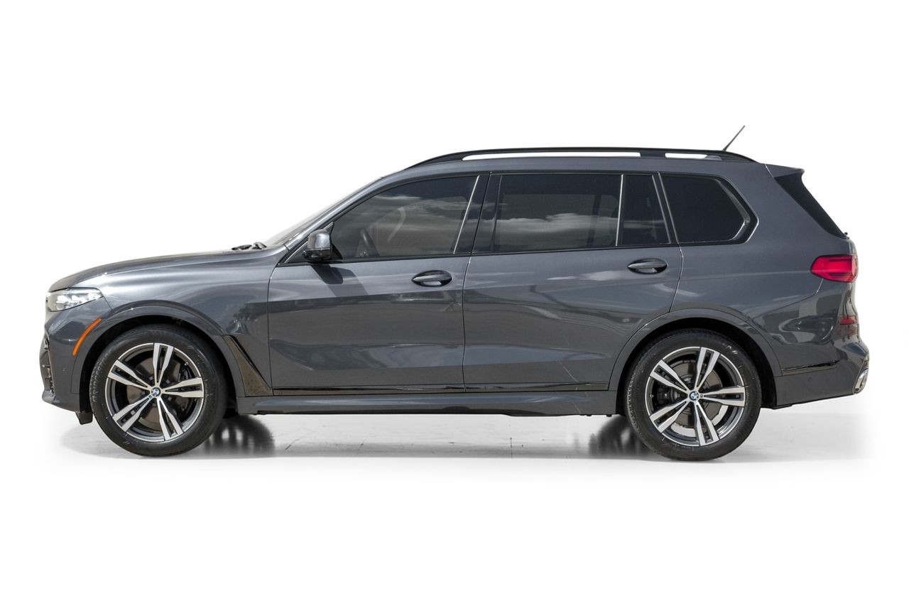 BMW X7 Vehicle Main Gallery Image 12