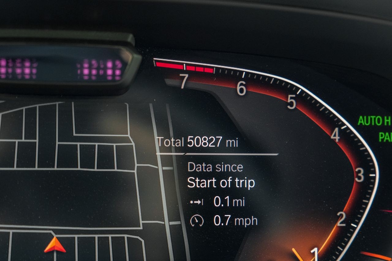 BMW X7 Vehicle Main Gallery Image 21