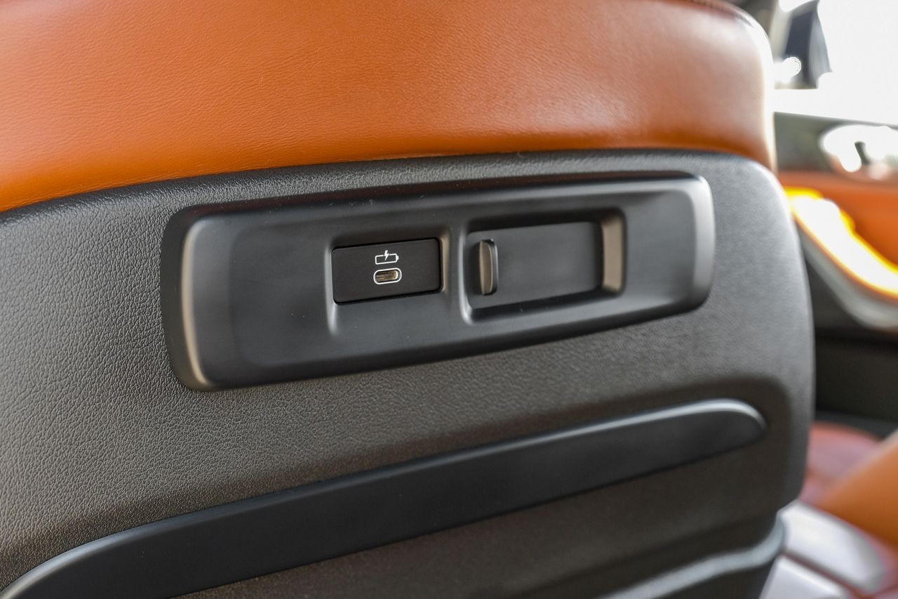 BMW X7 Vehicle Main Gallery Image 41