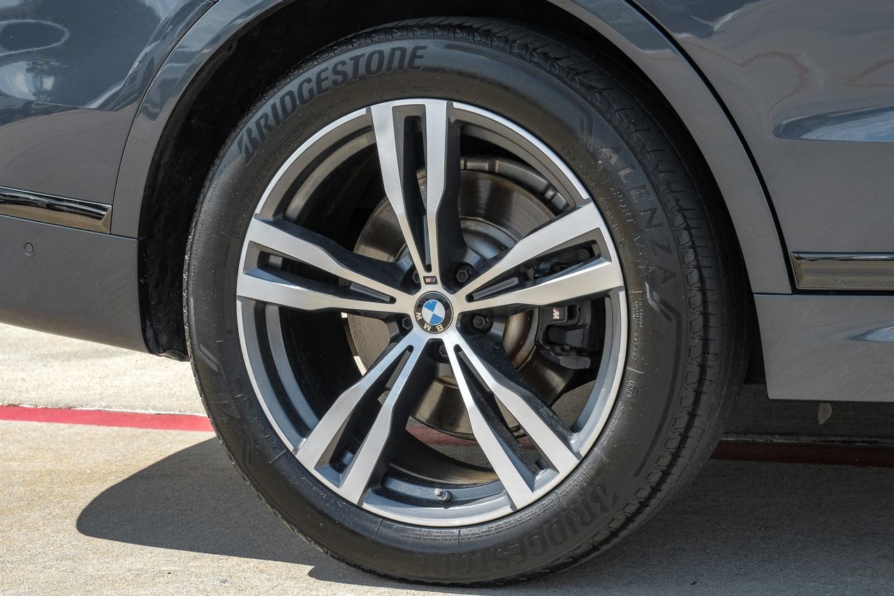 BMW X7 Vehicle Main Gallery Image 60