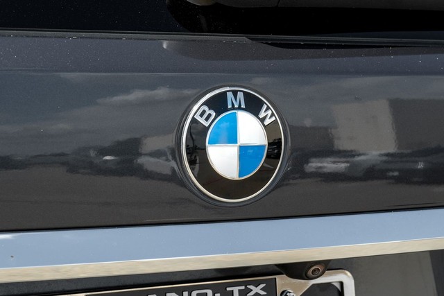 BMW X7 Vehicle Main Gallery Image 56