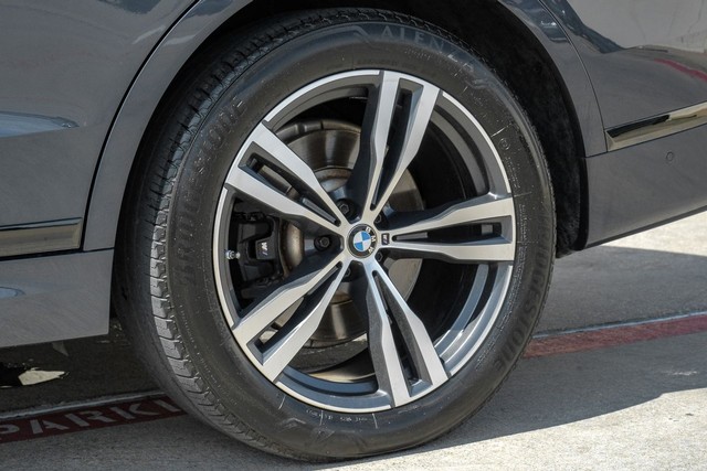 BMW X7 Vehicle Main Gallery Image 63