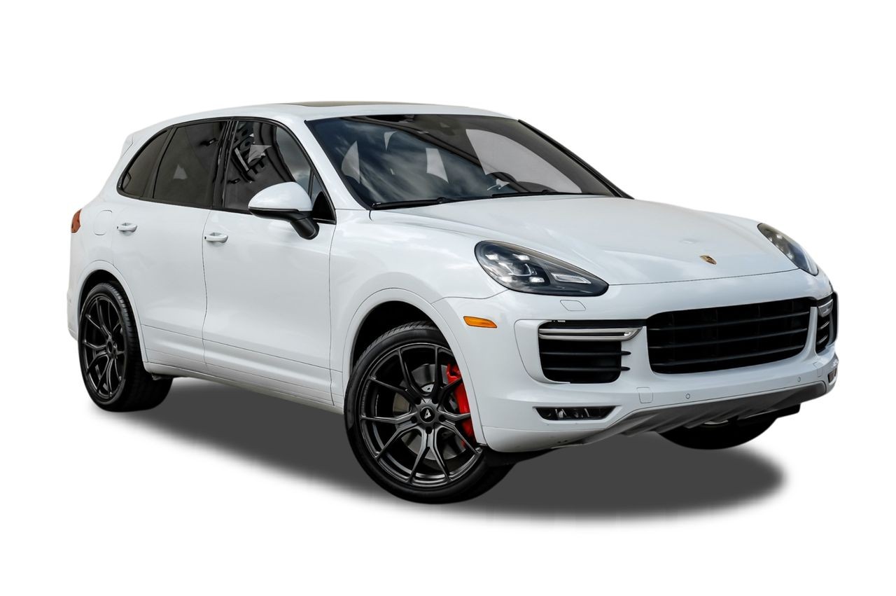 Porsche Cayenne Vehicle Main Gallery Image 06