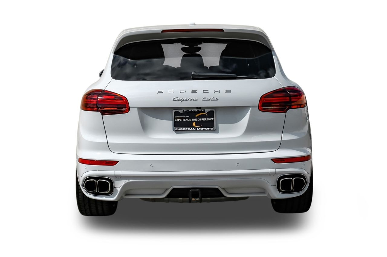 Porsche Cayenne Vehicle Main Gallery Image 08