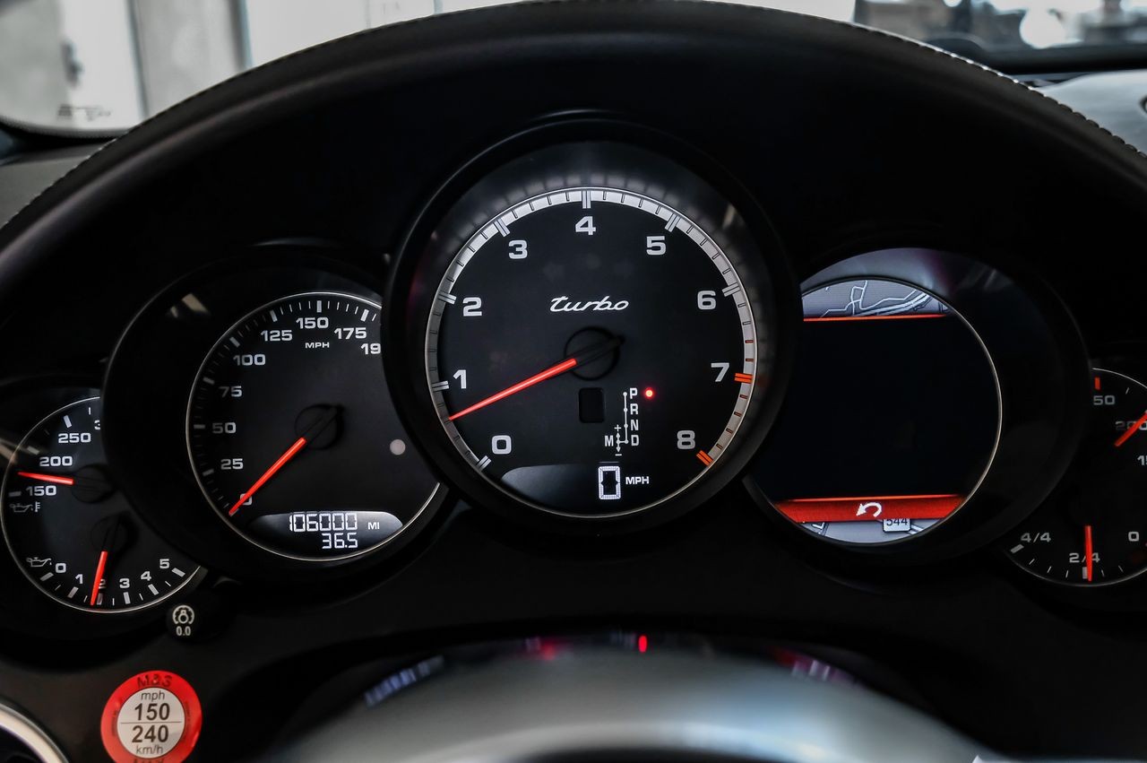 Porsche Cayenne Vehicle Main Gallery Image 18