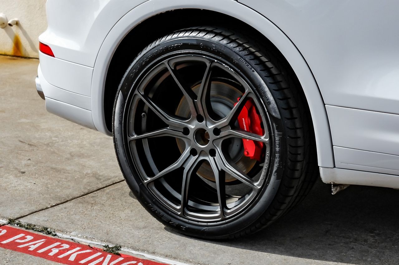 Porsche Cayenne Vehicle Main Gallery Image 49