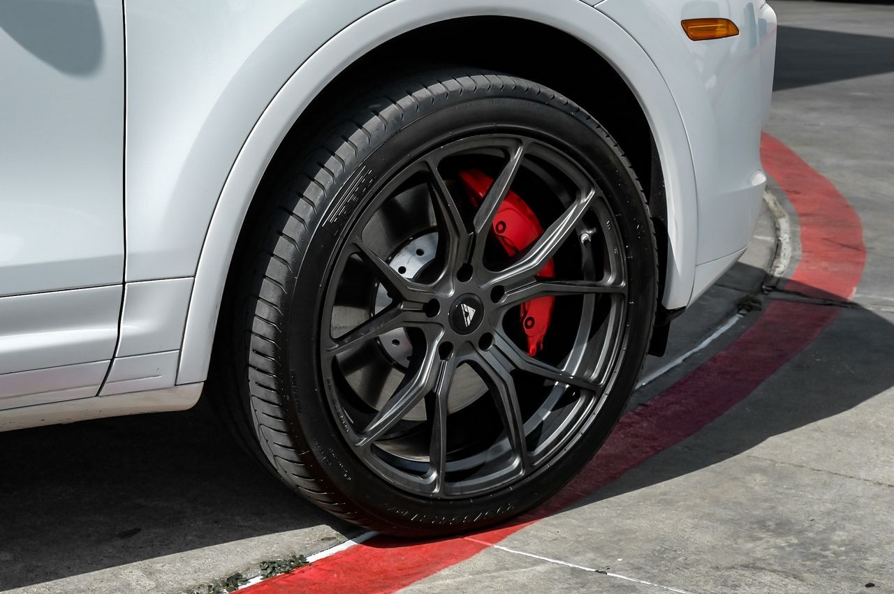 Porsche Cayenne Vehicle Main Gallery Image 50