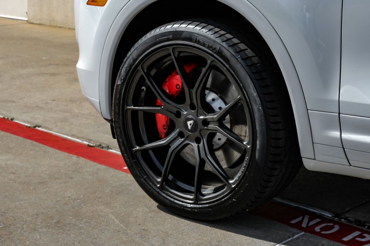 Porsche Cayenne Vehicle Main Gallery Image 51