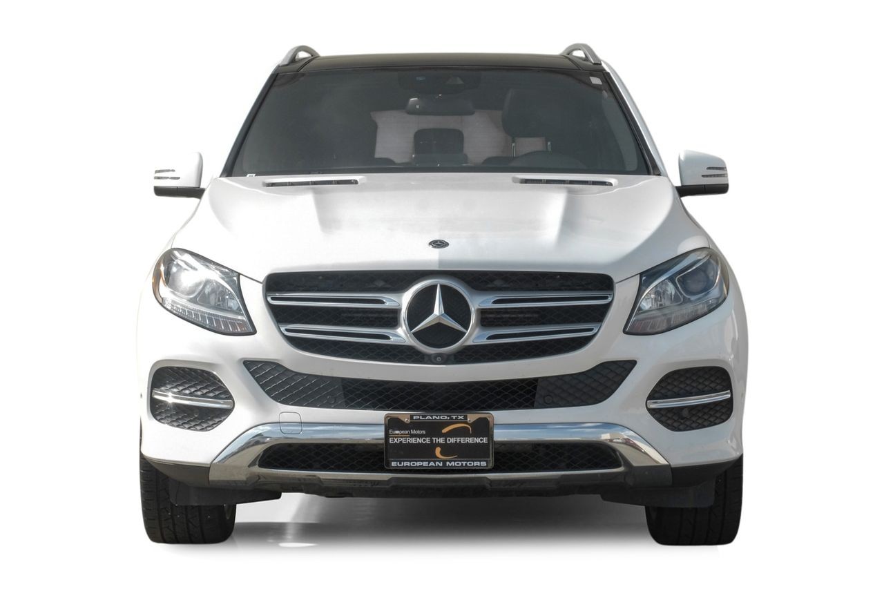 Mercedes-Benz GLE Vehicle Main Gallery Image 06
