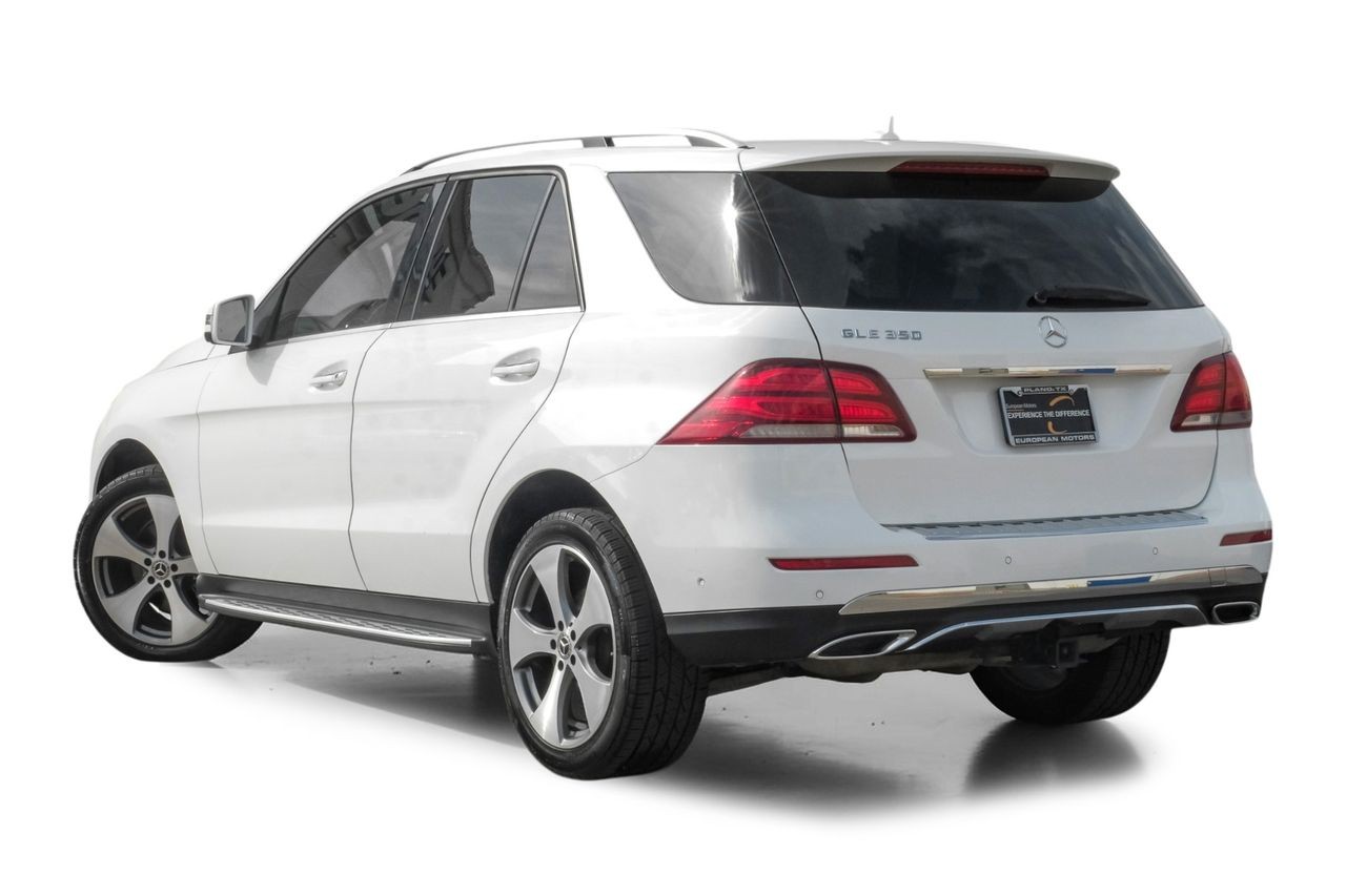 Mercedes-Benz GLE Vehicle Main Gallery Image 11