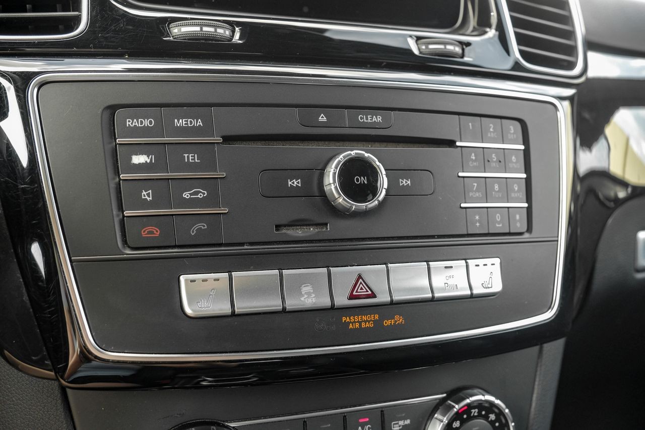 Mercedes-Benz GLE Vehicle Main Gallery Image 26