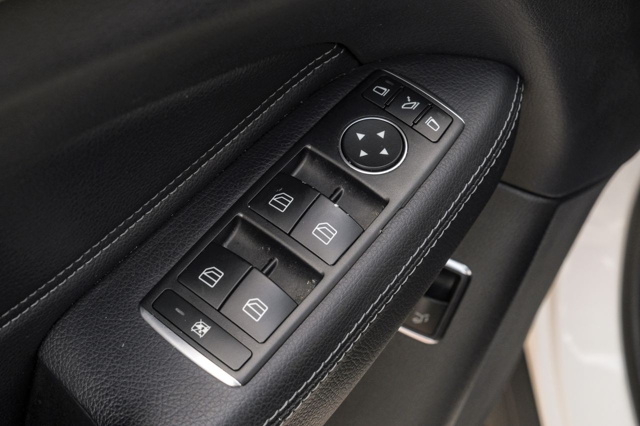 Mercedes-Benz GLE Vehicle Main Gallery Image 47
