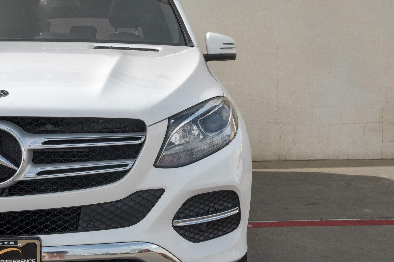 Mercedes-Benz GLE Vehicle Main Gallery Image 53