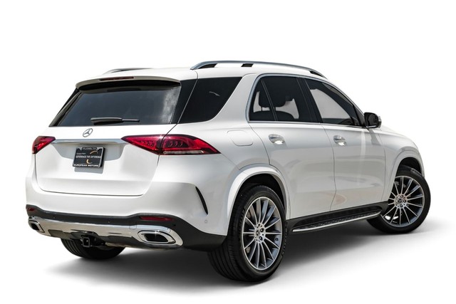 Mercedes-Benz GLE Vehicle Full-screen Gallery Image 08