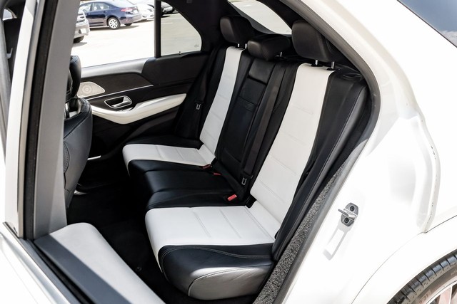 Mercedes-Benz GLE Vehicle Full-screen Gallery Image 35