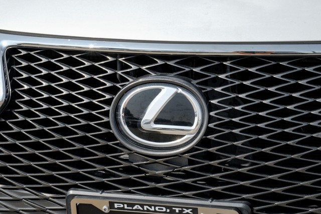 Lexus NX 200t Vehicle Full-screen Gallery Image 55