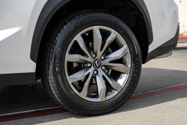 Lexus NX 200t Vehicle Full-screen Gallery Image 65
