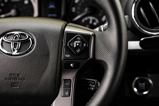 Toyota Tacoma 2WD Vehicle Full-screen Gallery Image 16