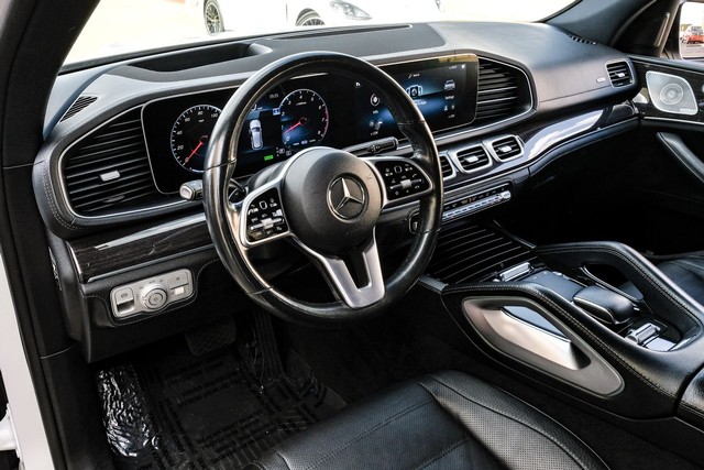 Mercedes-Benz GLE 580 Vehicle Full-screen Gallery Image 02
