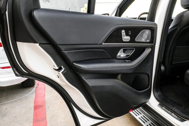 Mercedes-Benz GLE 580 Vehicle Full-screen Gallery Image 55