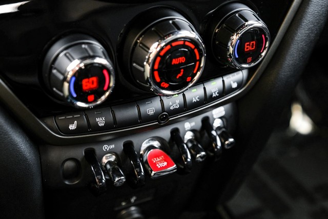 MINI Countryman Vehicle Full-screen Gallery Image 25