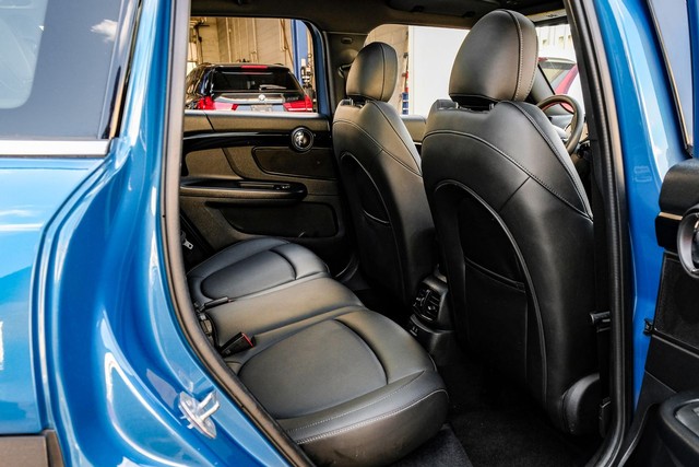 MINI Countryman Vehicle Full-screen Gallery Image 43