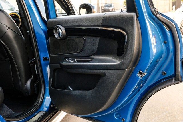 MINI Countryman Vehicle Full-screen Gallery Image 54