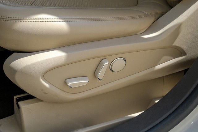 Lincoln Nautilus Vehicle Full-screen Gallery Image 37