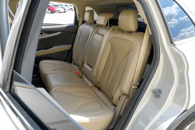 Lincoln Nautilus Vehicle Full-screen Gallery Image 44