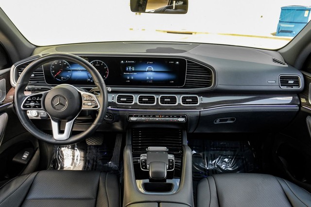 Mercedes-Benz GLE 350 Vehicle Full-screen Gallery Image 14