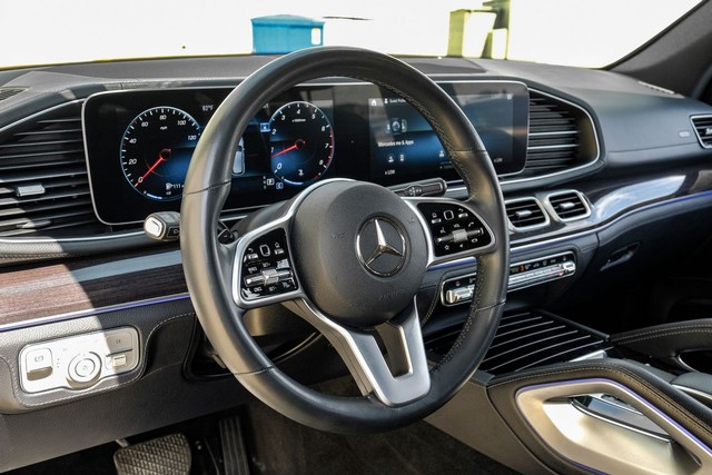 Mercedes-Benz GLE 350 Vehicle Full-screen Gallery Image 15