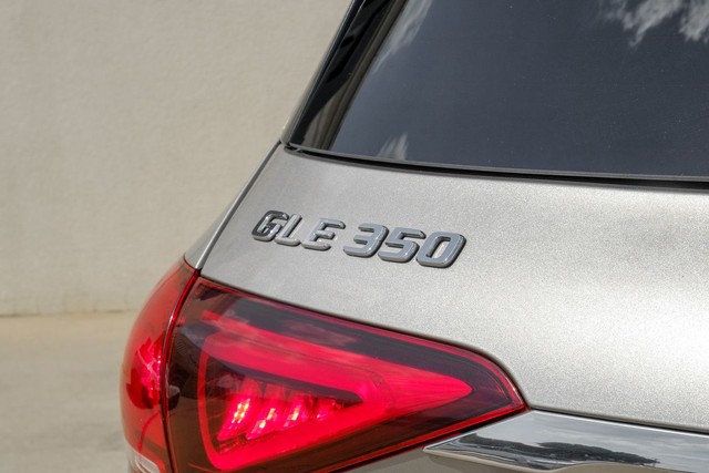 Mercedes-Benz GLE 350 Vehicle Full-screen Gallery Image 58