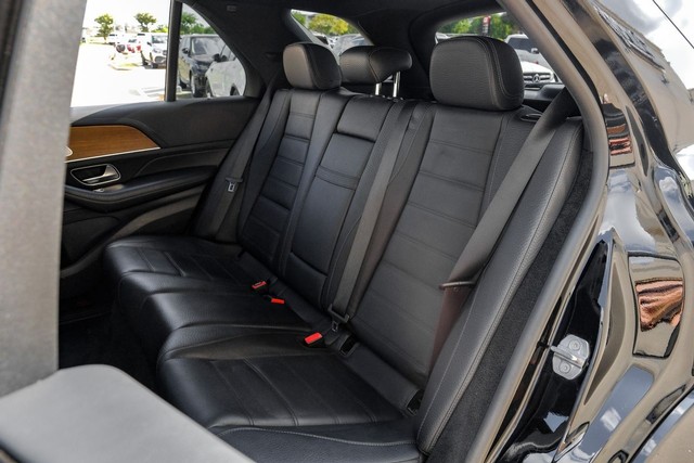 Mercedes-Benz GLE 350 Vehicle Full-screen Gallery Image 40