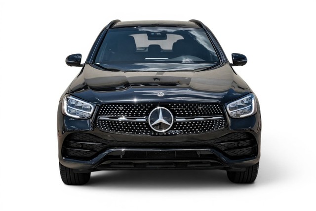 Mercedes-Benz GLC Vehicle Full-screen Gallery Image 05