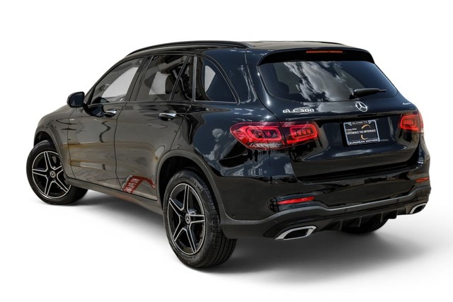 Mercedes-Benz GLC Vehicle Full-screen Gallery Image 10