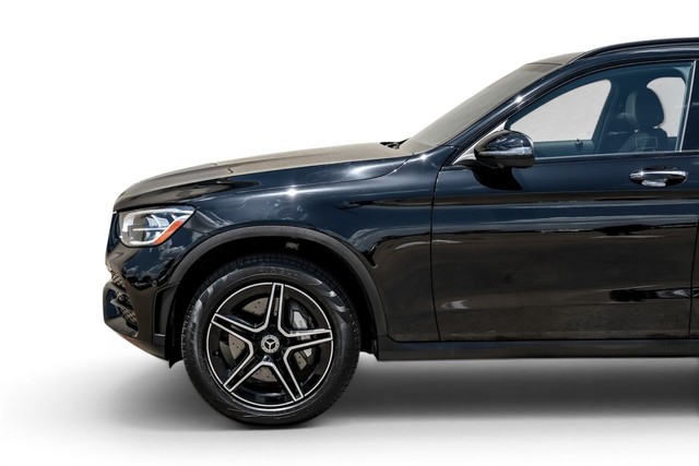 Mercedes-Benz GLC Vehicle Full-screen Gallery Image 12