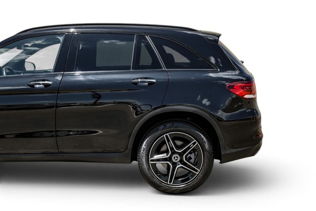 Mercedes-Benz GLC Vehicle Full-screen Gallery Image 13