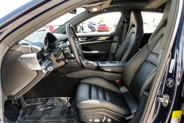 Porsche Panamera Vehicle Full-screen Gallery Image 03