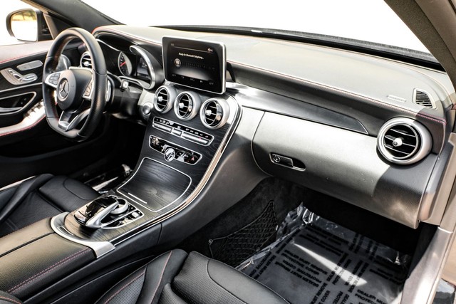 Mercedes-Benz C 43 AMG Vehicle Full-screen Gallery Image 12