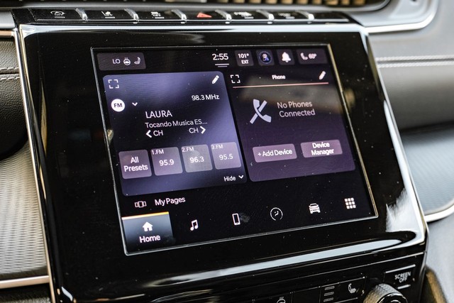 Jeep Grand Cherokee Vehicle Full-screen Gallery Image 26