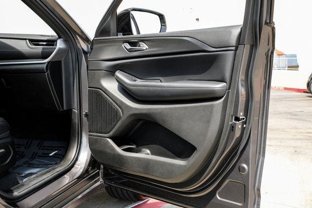 Jeep Grand Cherokee Vehicle Full-screen Gallery Image 39