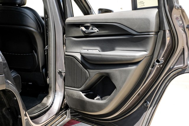 Jeep Grand Cherokee Vehicle Full-screen Gallery Image 40
