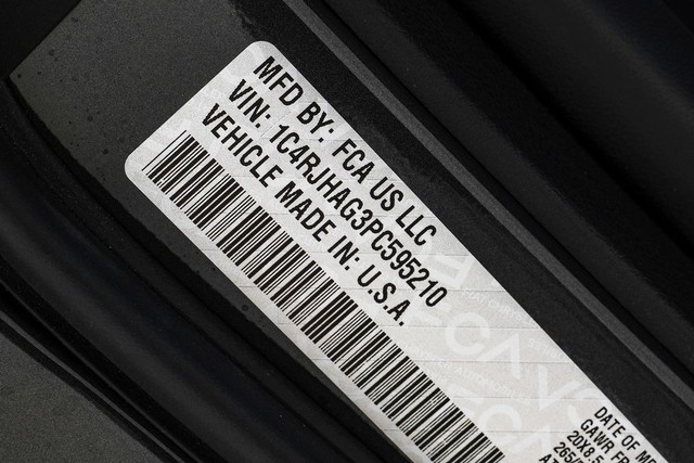 Jeep Grand Cherokee Vehicle Full-screen Gallery Image 50