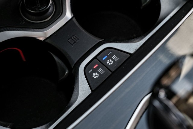BMW X7 Vehicle Full-screen Gallery Image 28