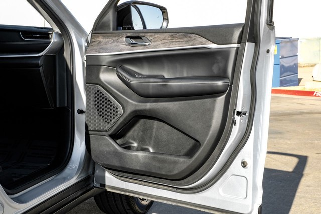 Jeep Grand Cherokee Vehicle Full-screen Gallery Image 38